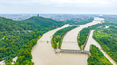 都江堰：千年水利工程守护天府安澜